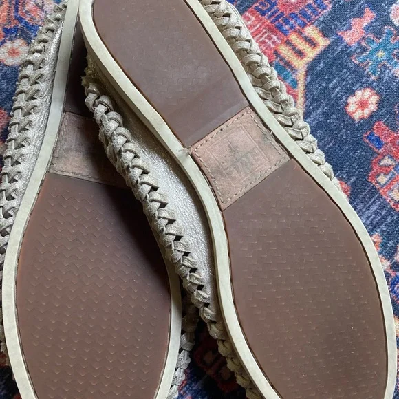 Frye Quincy Woven Metallic Boat Shoes — Wm 10 EUC/ Like new - Picture 9 of 13